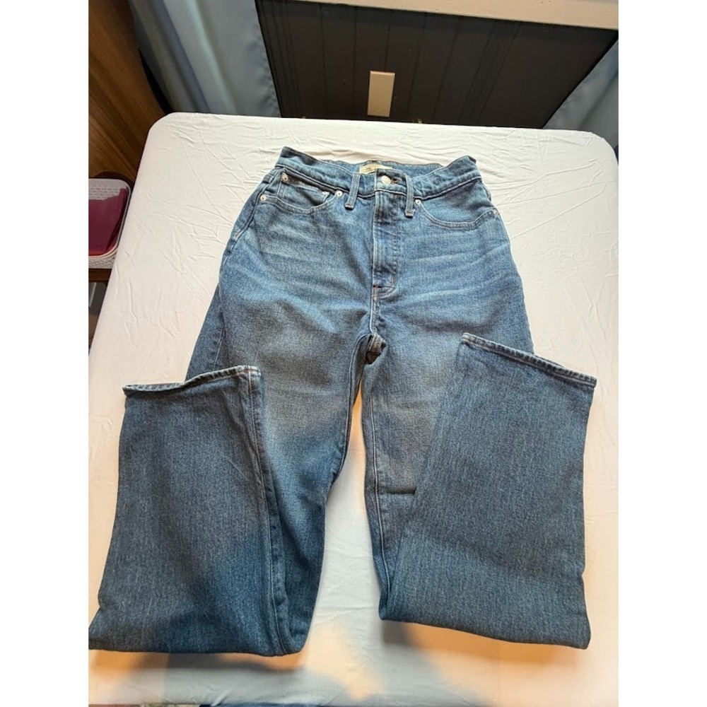 Classic High-Rise Women's Blue Jeans